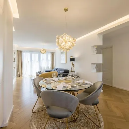 Апартаменты Experience Luxury In The Heart Of Сплит